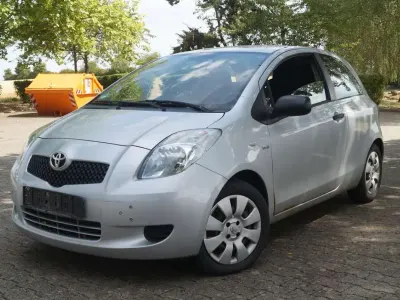 Gebraucht Toyota Yaris 90 PS (66 kW) 2007 Silber Kleinwagen