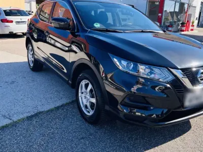 Gebraucht Nissan Qashqai 116 PS (85 kW) 2017 Schwarz SUV