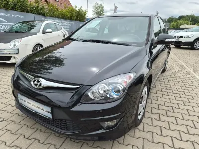 Gebraucht Hyundai i30 Edition 109 PS (80 kW) 2012 Schwarz Limousine