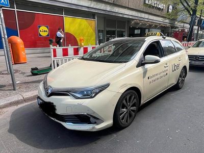 Usata Toyota Auris 116 CV (85 kW) 2017 Giallo Berlina
