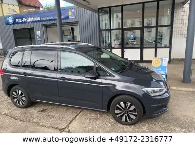 Gebraucht VW Touran Move 150 PS (110 kW) 2023 Grau Van / Kleinbus