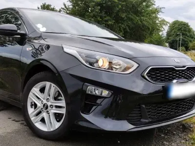 Gebraucht Kia Ceed Vision 140 PS (102 kW) 2021 Schwarz Kleinwagen