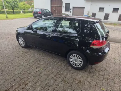Gebraucht VW Golf VI 102 PS (75 kW) 2009 Schwarz Kleinwagen