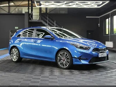 Gebraucht Kia Ceed 160 PS (117 kW) 2021 Blau Kleinwagen