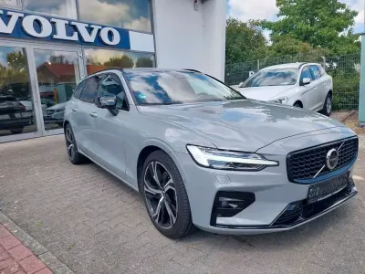 Gebraucht Volvo V60 Plus 197 PS (144 kW) 2025 Grau Kombi