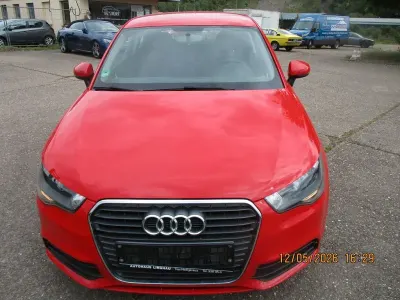 Używany Audi A1 Attraction 86 KM (63 kW) 2012 Czerwony Hatchback