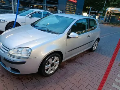 Gebraucht VW Golf 102 PS (75 kW) 2005 Silber Coupé