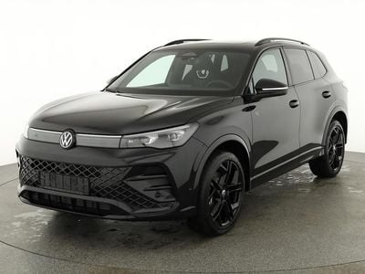 Grenadill schwarz metallic Neu 2025 VW Tiguan R-line SUV | 53.495 € (Etwas zu teuer)