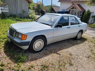 Gebraucht Mercedes 190 118 PS (86 kW) 1988 Weiß Limousine