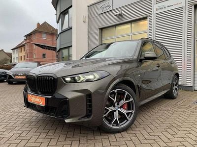 Manhattan metallic (metallic) Gebraucht 2024 BMW X5 Performance SUV | 81.439 € (Fairer Preis)