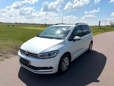 Usata VW Touran 116 CV (85 kW) 2019 Bianco Monovolume
