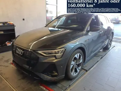 Usata Audi e-tron S-Line 300 kW (408 CV) 2022 Grigio SUV