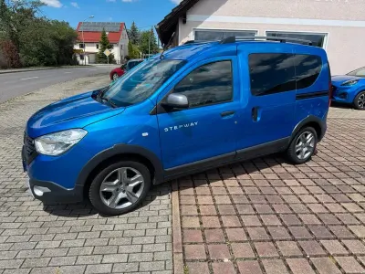 Gebraucht Dacia Dokker Stepway 109 PS (80 kW) 2019 Blau Van / Kleinbus
