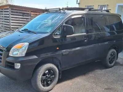 Gebraucht Hyundai H-1 140 PS (102 kW) 2006 Schwarz Van / Kleinbus