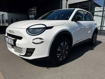 Second-hand Fiat 600 101 CP (74 kW) 2024 Alb SUV
