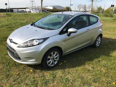 Gebraucht Ford Fiesta 60 PS (44 kW) 2011 Silber Kleinwagen