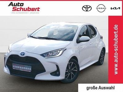 Gebraucht Toyota Yaris Hybrid Basis 116 PS (85 kW) 2022 Weiss Limousine