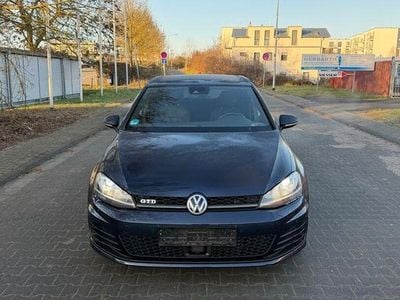 Second-hand VW Golf VII Sound 184 CP (135 kW) 2015 Albastru Berlinǎ
