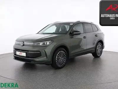 Gebraucht VW Tiguan Goal 150 PS (110 kW) 2025 Grün SUV
