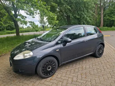 Gebraucht Fiat Grande Punto 77 PS (56 kW) 2008 Grau Kleinwagen