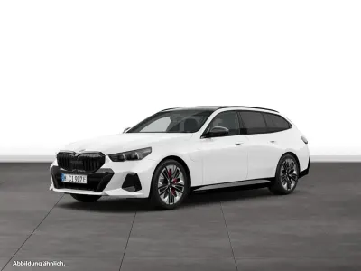 Gebraucht BMW 550e M Sport 489 PS (359 kW) 2025 Weiß Kombi