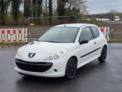 Gebraucht Peugeot 206 68 PS (50 kW) 2012 Weiß Limousine