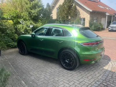 Używany Porsche Macan Basis 245 KM (180 kW) 2020 Zielony SUV