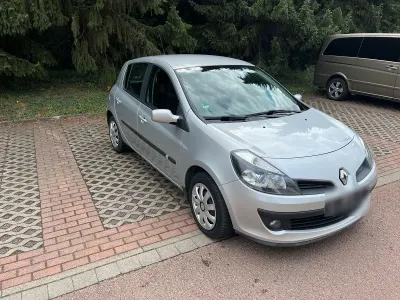 Gebraucht Renault Clio II Dynamique 88 PS (64 kW) 2006 Silber Limousine
