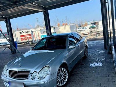 Grau Gebraucht 2004 Mercedes E200 Avantgarde Limousine | 4.000 € (Fairer Preis)