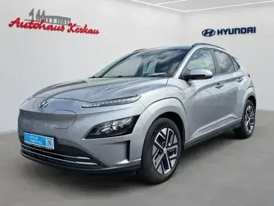 Gebraucht Hyundai Kona Trend 100 kW (136 PS) 2023 Silber SUV