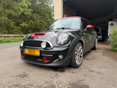 Gebraucht Mini John Cooper Works 211 PS (155 kW) 2011 Schwarz Kleinwagen