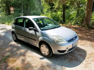 Gebraucht Ford Fiesta 80 PS (58 kW) 2005 Silber Kleinwagen