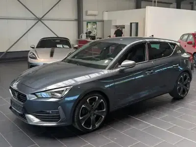 Używany Cupra Leon VZ1 245 KM (180 kW) 2023 Szary Sedan/Limuzyna