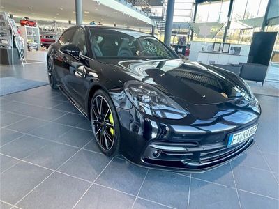 Porsche Panamera 4