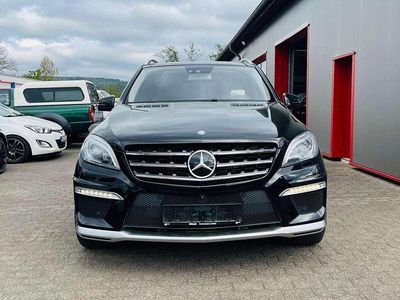 Second-hand Mercedes ML63 AMG AMG 525 CP (386 kW) 2015 Negru SUV