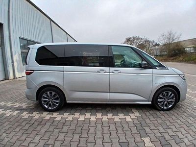 Grau Gebraucht 2023 VW Multivan Style Van | 44.420 € (Guter Preis)