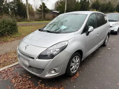 Gebraucht Renault Mégane GrandTour 81 PS (59 kW) 2010 Silber Kombi