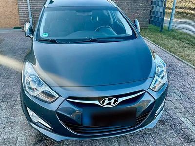 Gebraucht Hyundai i40 136 PS (100 kW) 2014 Grau Kombi