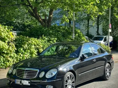 Gebraucht Mercedes E500 AMG 388 PS (285 kW) 2007 Schwarz Limousine