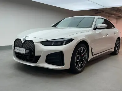 Używany BMW i4 Comfort Edition 250 kW (340 KM) 2025 Biały Sedan/Limuzyna
