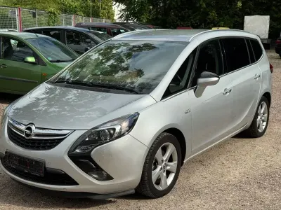 Gebraucht Opel Zafira Tourer Innovation 131 PS (96 kW) 2012 Silber Van / Kleinbus