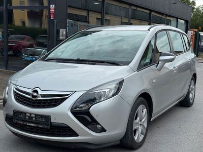 Silber Gebraucht 2015 Opel Zafira Tourer Edition Van / Kleinbus | 13.999 € (Teuer)