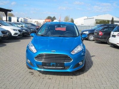 Usata Ford Fiesta Titanium 101 CV (74 kW) 2015 Blu Utilitaria