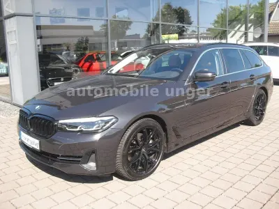 Gebraucht BMW 520 Sport Line 190 PS (139 kW) 2023 Grau Limousine