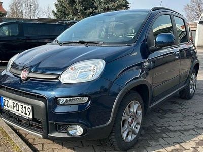 Gebraucht Fiat Panda 4x4 Rock 86 PS (63 kW) 2014 Blau Kleinwagen