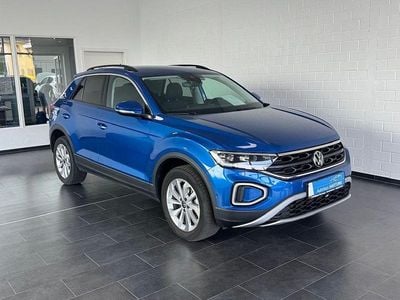 Gebraucht VW T-Roc Life 150 PS (110 kW) 2024 Ravennablau SUV