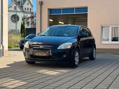 Second-hand Kia Ceed 122 CP (89 kW) 2008 Negru Hatchback