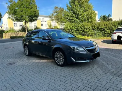 Gebraucht Opel Insignia Edition 163 PS (119 kW) 2015 Grau Kombi