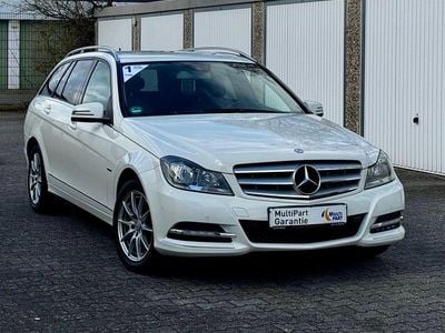 Gebraucht Mercedes C220 Avantgarde 170 PS (125 kW) 2011 Calcitweiss/zirrusweiss Kombi