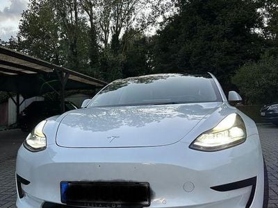 Gebraucht Tesla Model 3 Standard Range Plus 239 kW (325 PS) 2021 Weiß Limousine